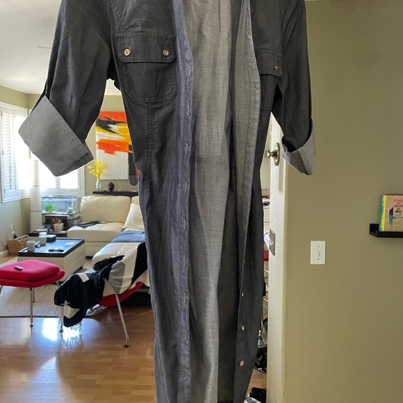 Express Demin button down shirt dress. Matching belt. Worn once. Size 6 - Picture 3 of 4